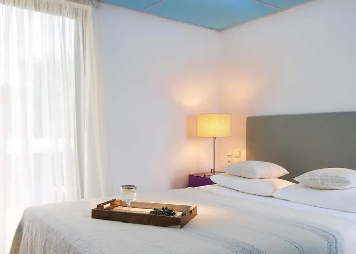 Kamari Beach Hotel